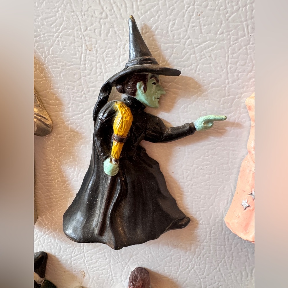 Vintage Wizard of Oz Magnets Set - Picture 3 of 8